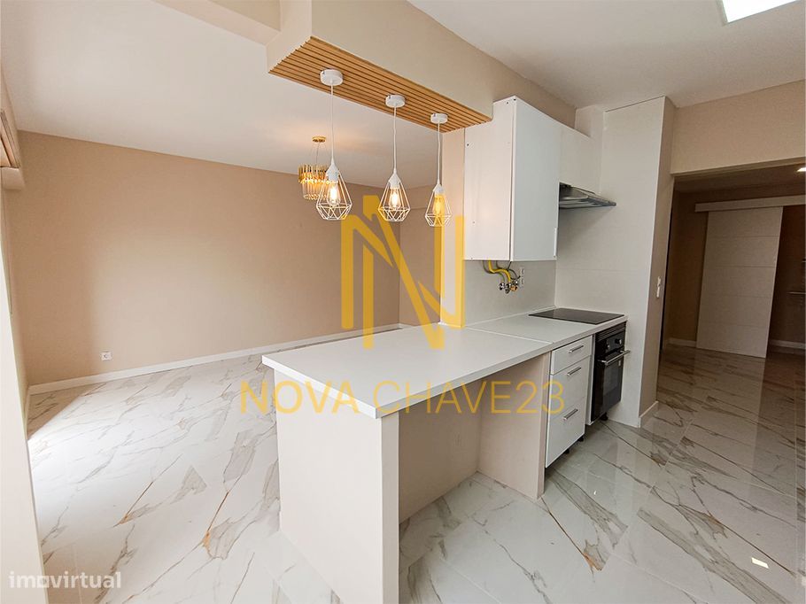 Apartamento T2 Totalmente Remodelado na Rinchoa – 91 m² | 6.º Andar