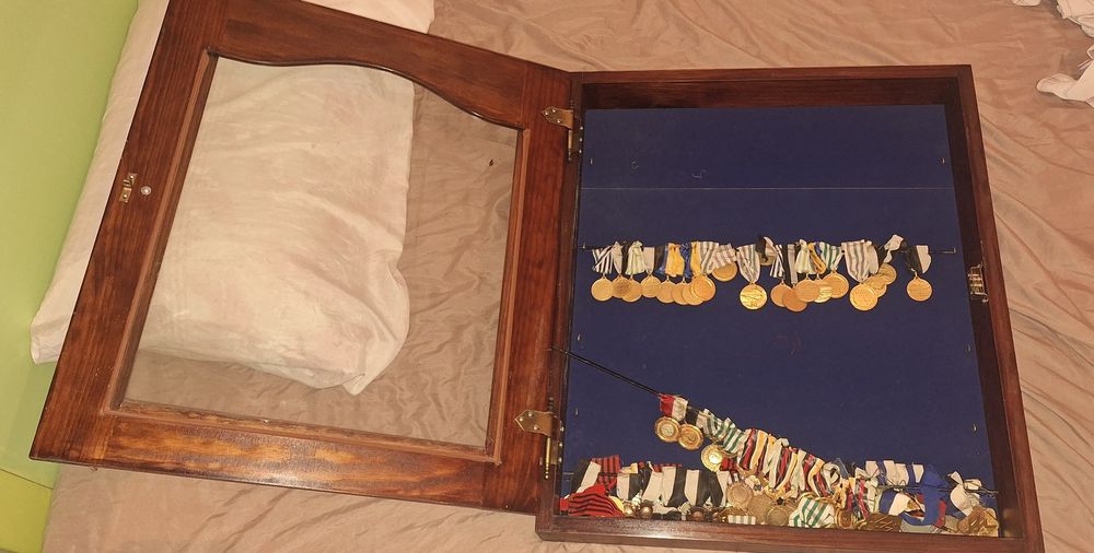 Vitrine Para Medalhas - Madeira