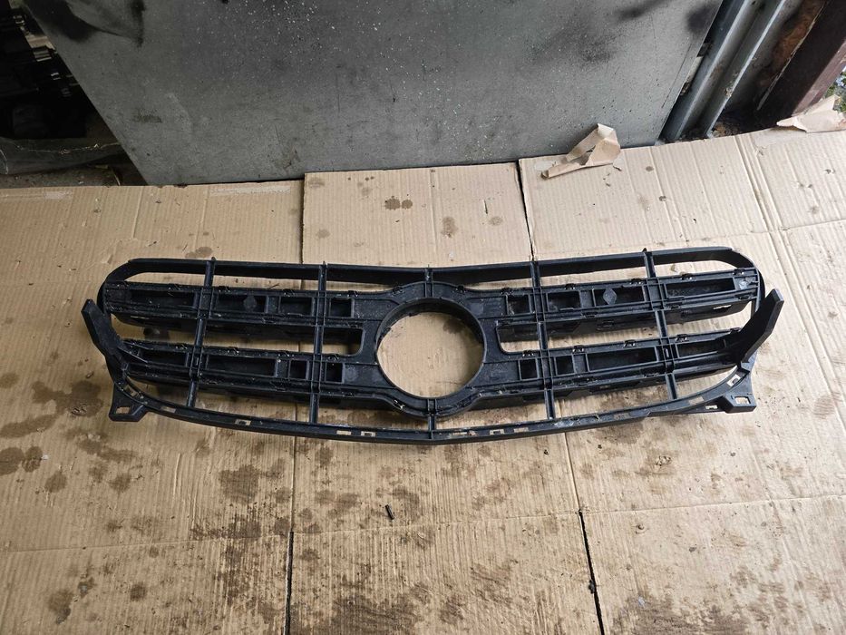 grill Mercedes GLA A156