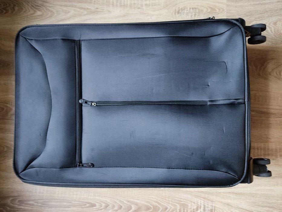 Walizka podróżna na 4 kółkach WGR 652