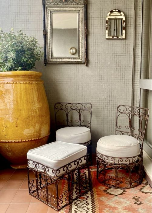 Conjunto de 2 Cadeiras e 1 banco Marroquino