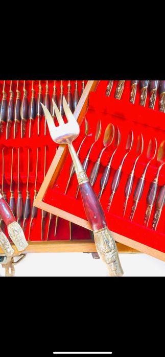 Serviço de Talheres Antigo Tailandês - Bronze c/ Punhos em Madeira