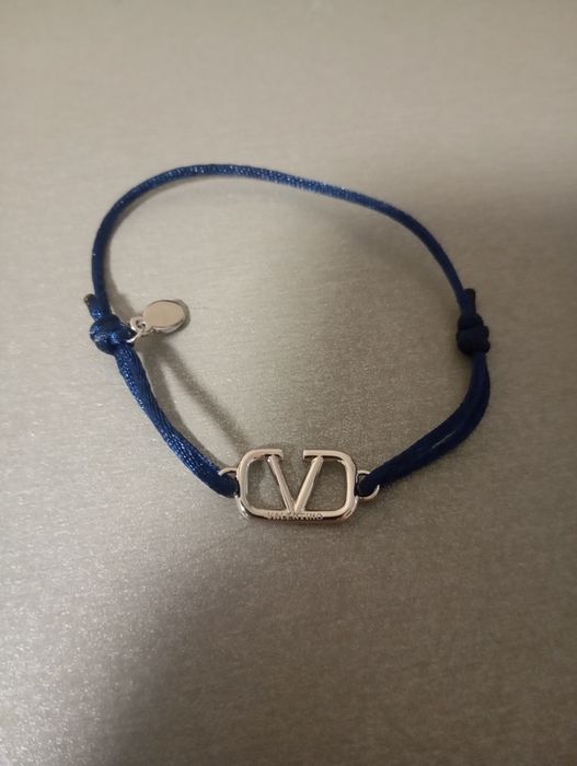 Нові браслети Valentino