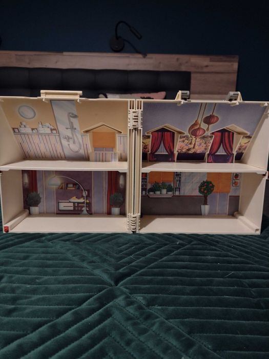 Super cena! 3 domki Playmobil z figurkami/ wyposażeniem