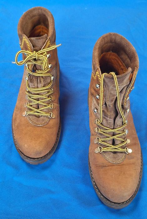 Botas em Pele Castanha