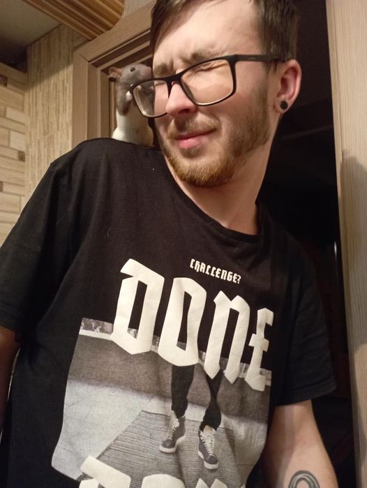 Продам кума, він дурачок