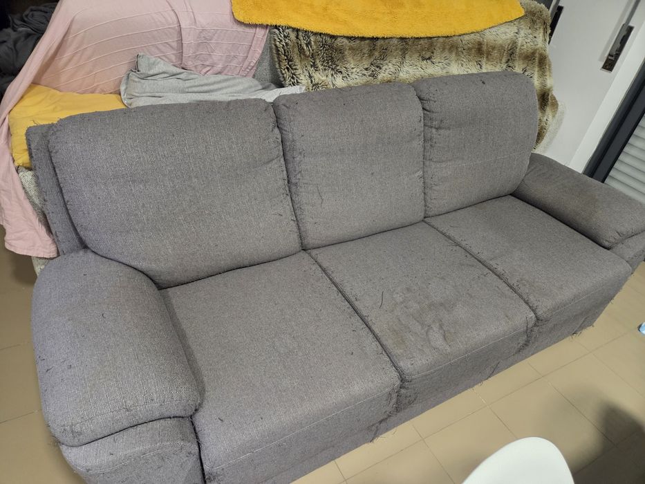 Sofá cinza 3 lugares