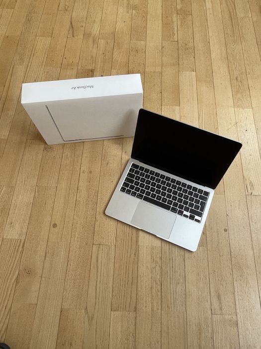 MacBook Air M4 2025