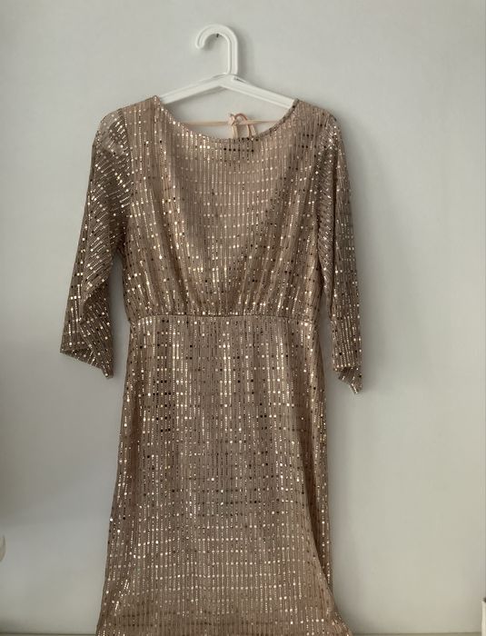 Cekinowa sukienka Vila