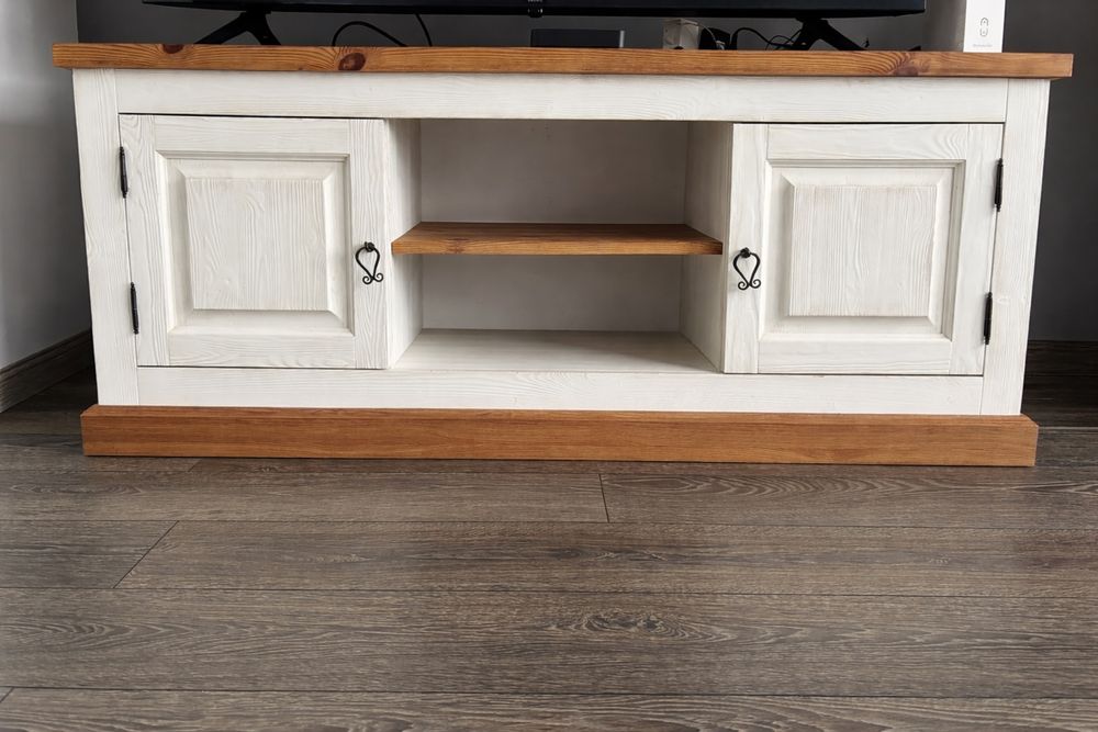 Szafka RTV / komoda drewniana – styl rustykalny
