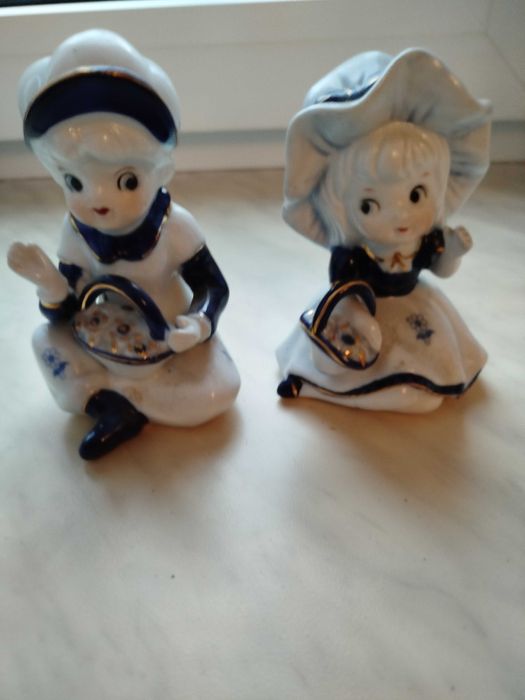 Figurki z porcelany chłopiec i dziewczynka