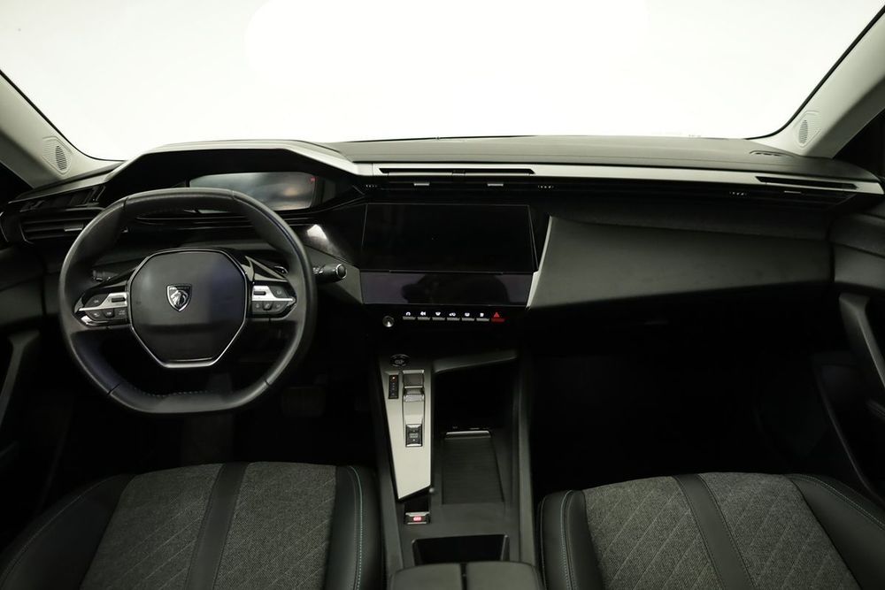 Peugeot 408 1.6 Hybrid Allure e-EAT8