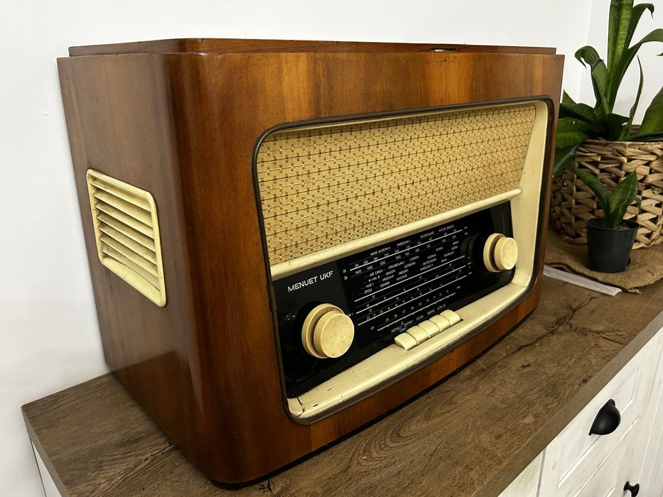 Diora Menuet Ukf radio lampowe z gramofonem