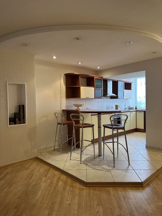 Оренда 3 кімнатна квартира вул.Тополева,4 130м ремонт,метро Вокзальна