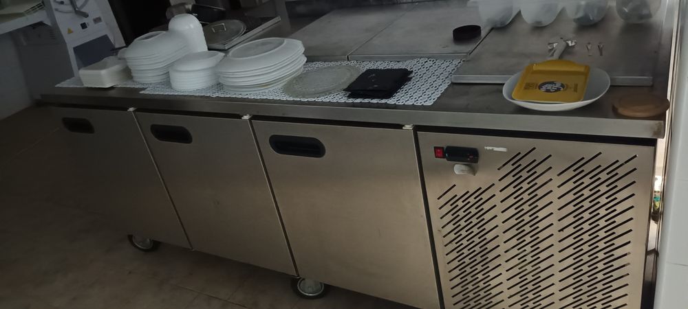 Frigorífico horizontal de 3 portas 2.10 metros - como novo