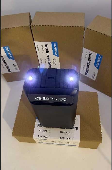 Павер банк  з кабелями на 40000 mAh з ліхтариком Pawer bank