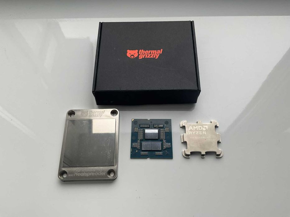 Процесор AMD Ryzen 9 9950X3D