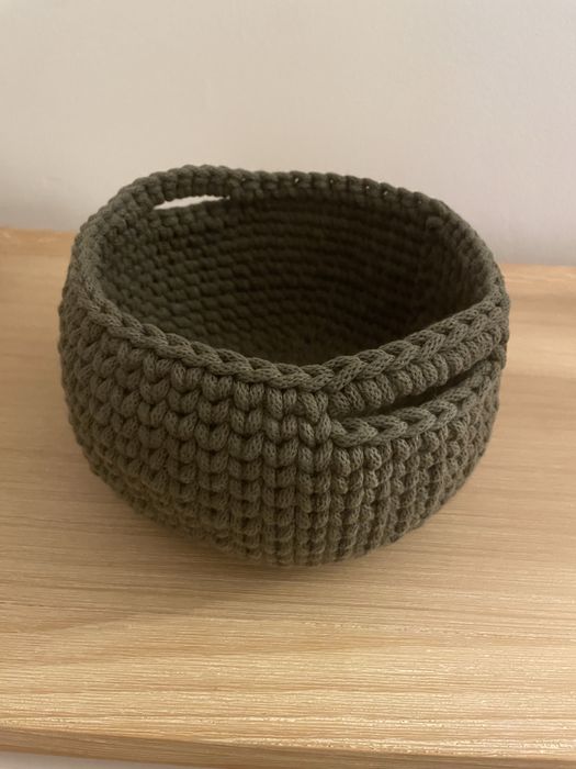 Cesto feito a mao em croche