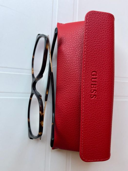 Óculos Guess novos