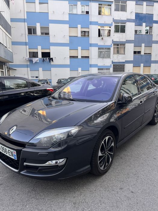 Renault Laguna 2.0 dCi (2008) - Matrícula Francesa / Documentos em Dia