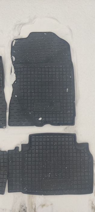 Резинові коврики в Honda Civic 4d