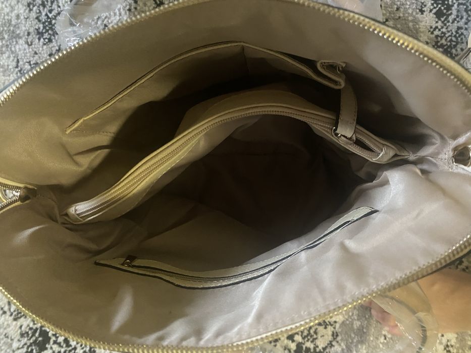 Сумка жіноча через плече молочного кольору