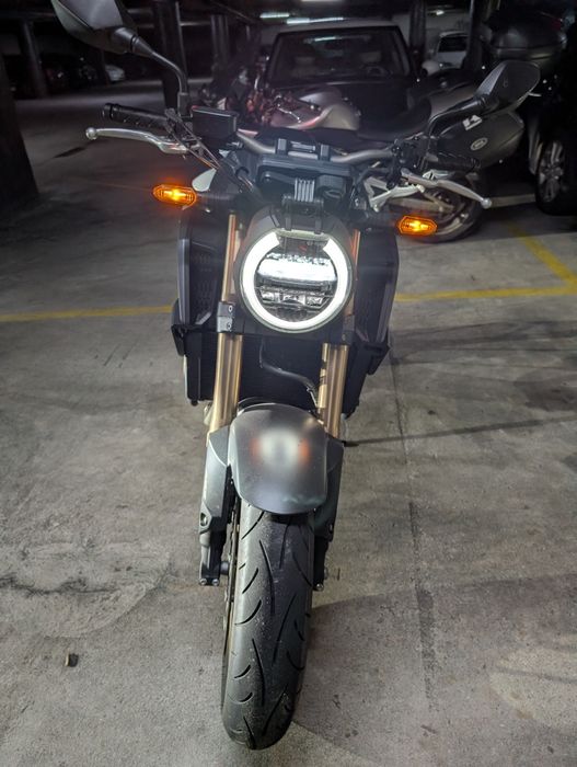 Honda Cb650r 2023 - Gray - 2500kms