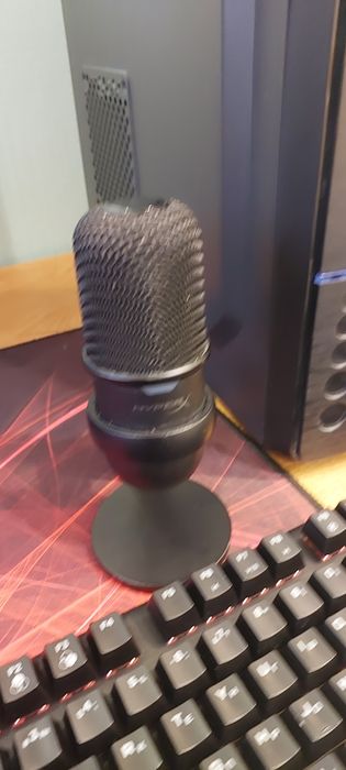 Системний блок, клавіатура, мікрофон