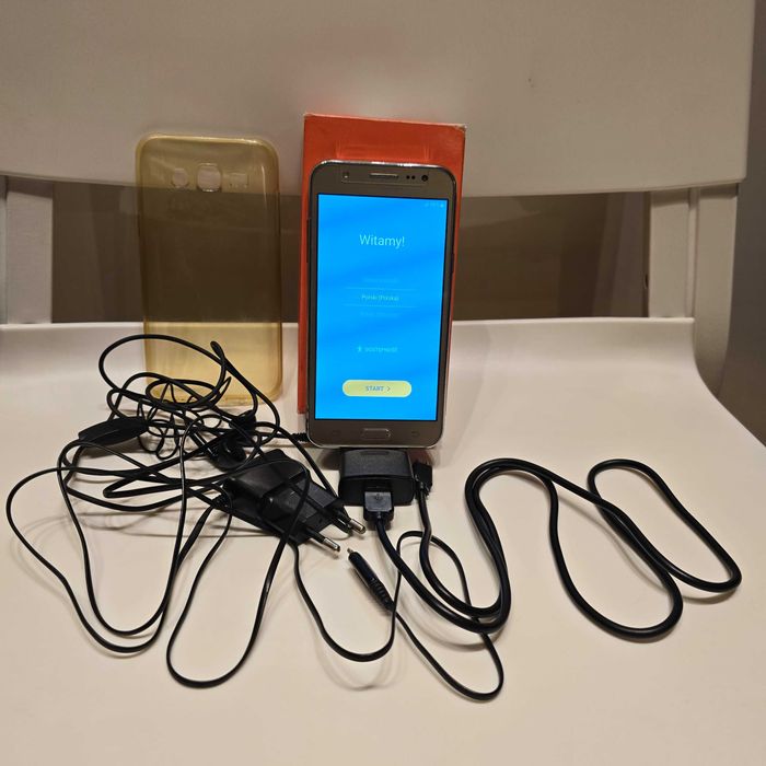 Telefon smartfon Samsung Galaxy J5 (2015) 8GB 4G LTE cat. 4 SM-J500FN
