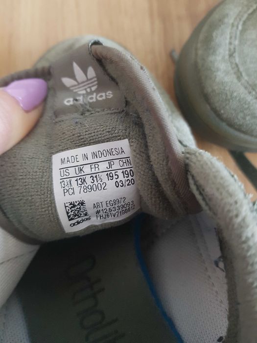 Zamszowe buty khaki adidas 31,5