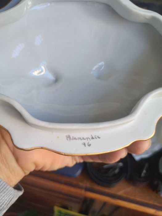 Lote de Porcelana Fina Pintada à Mão – Assinado Hernandez (1994)