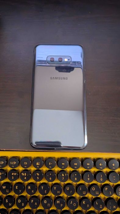 samsung S10E w idealnym stanie
