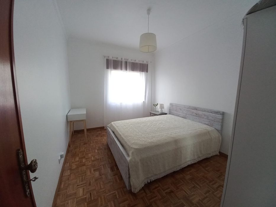 Quartos individuais, apart renovado e mobilado em Massamá.