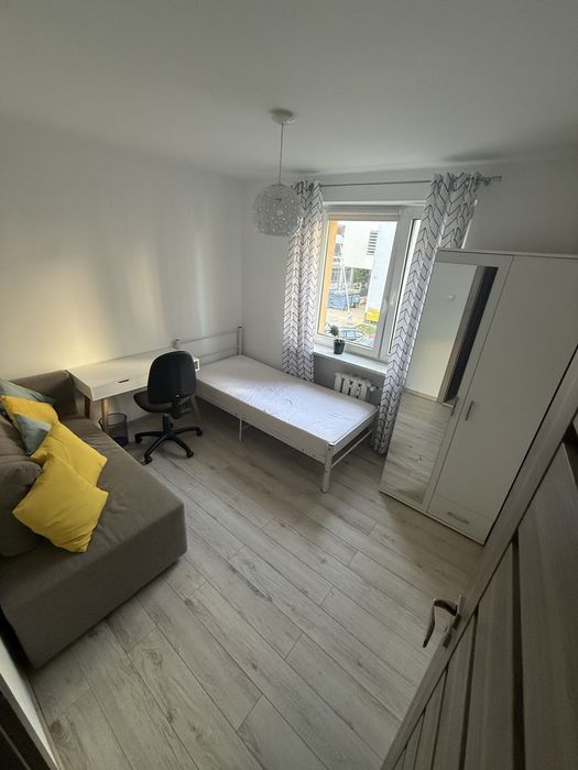 Wynajmę pokój w mieszkaniu 4- pokojowym  – ok. 70m² na ul. Podwisłocze w Rzeszowie