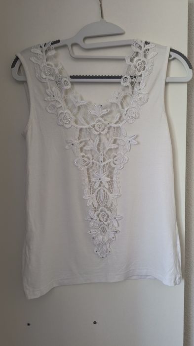 Biała bluzeczka z koronką