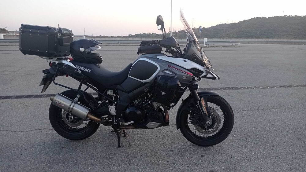 Suzuki VSTROM 1000xt nacional