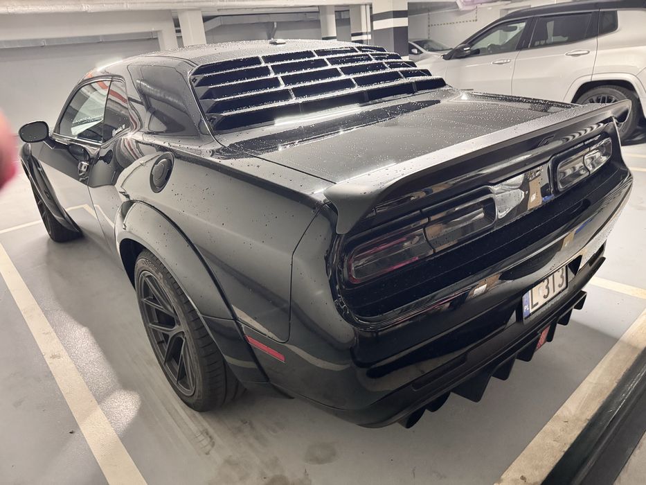 Dodge challenger 5.7 2017r