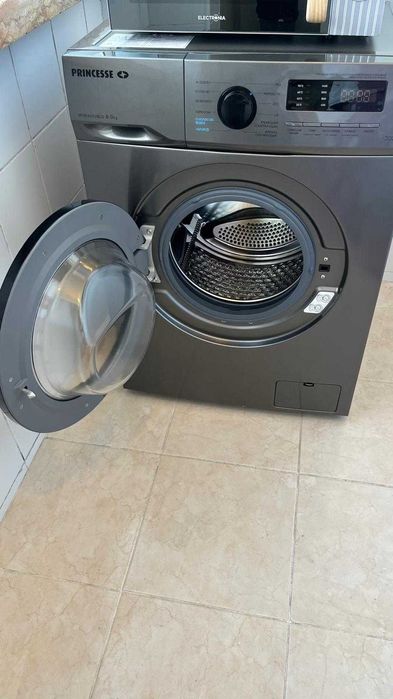 Máquina de Lavar Roupa 8Kg Princesse - Como nova