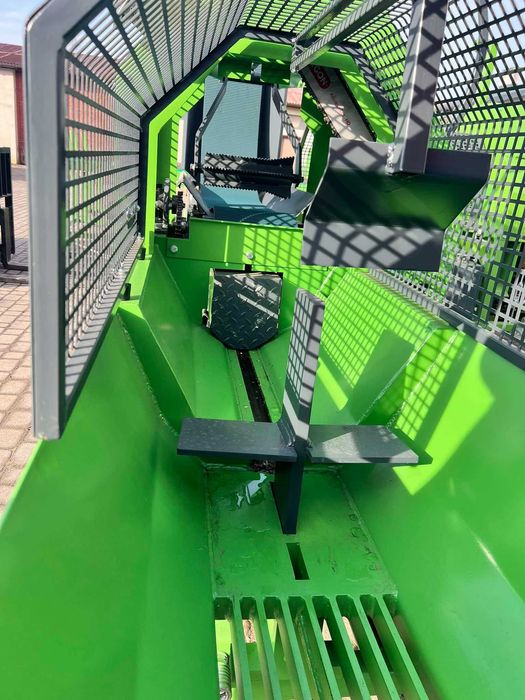 Piło łuparka R-380 z silnikiem spalinowym Producent ROLTRAC