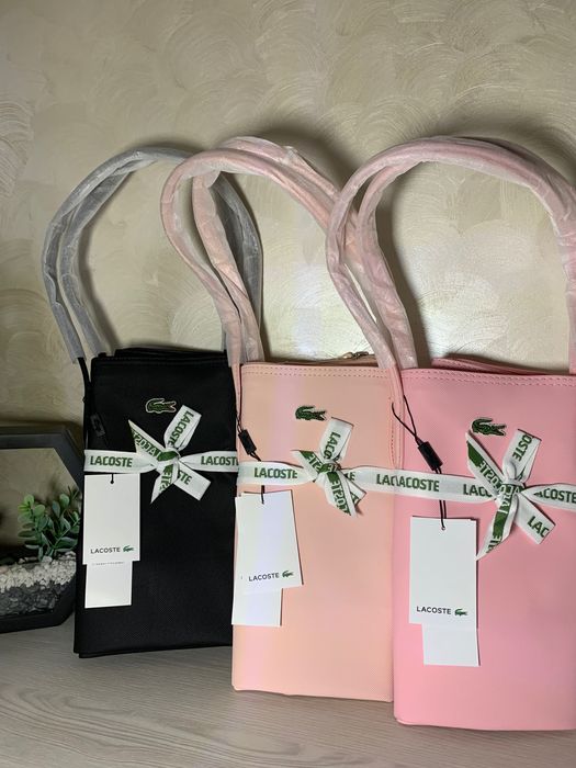 Стильна жіноча сумка Lacoste