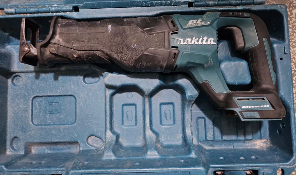 Pila szablasta Makita DJR 187