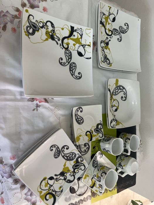 Conjunto de mesa Completo Novo