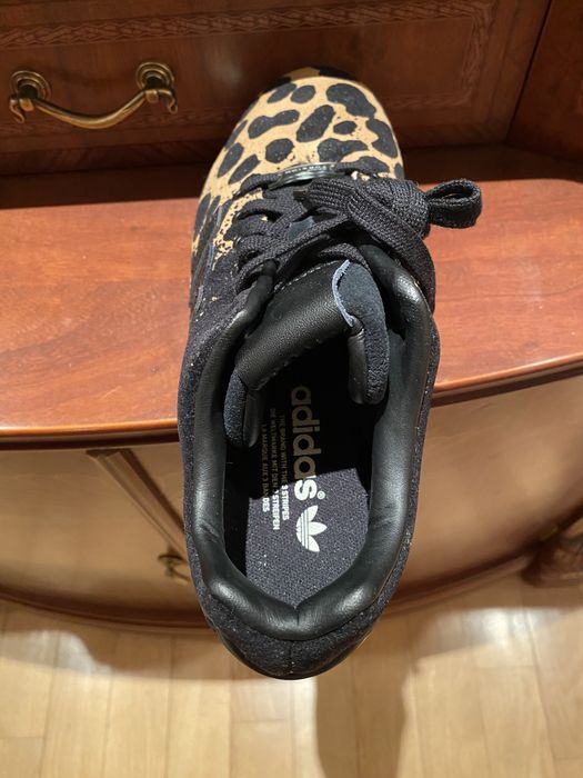 Жіночі кросівки Adidas