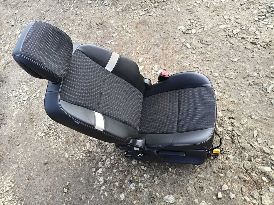 fotel prawy przód pasażera grzany RENAULT SCENIC III LIFT 13R.
