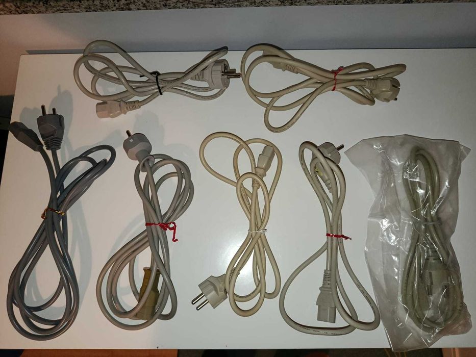Cabo Alimentação PC | Schuko Macho 3P | IEC320-C13 3P Fêmea (Vários)