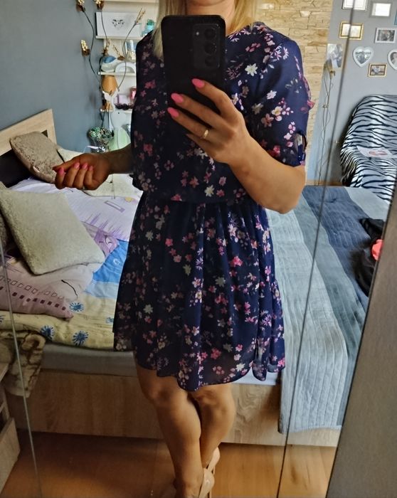 Sukienka w kwiaty M