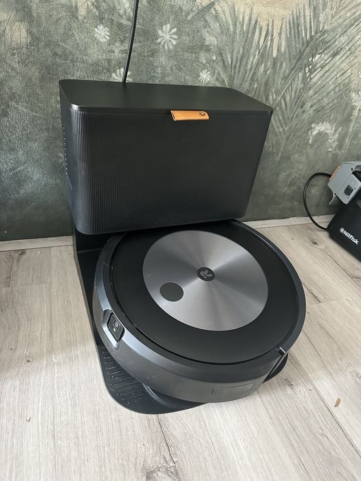 Robot aspirador Roomba j7+ com esvaziamento automatico e wifi