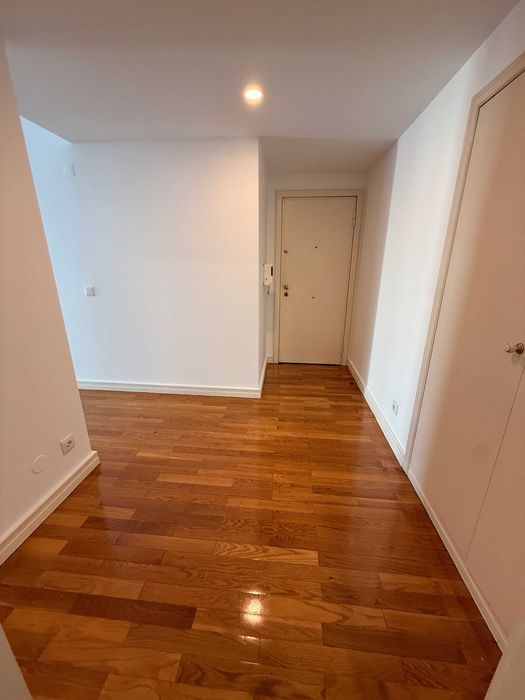 T1 Laranjeiras c/Garagem e Arrecadação - Junto Metro