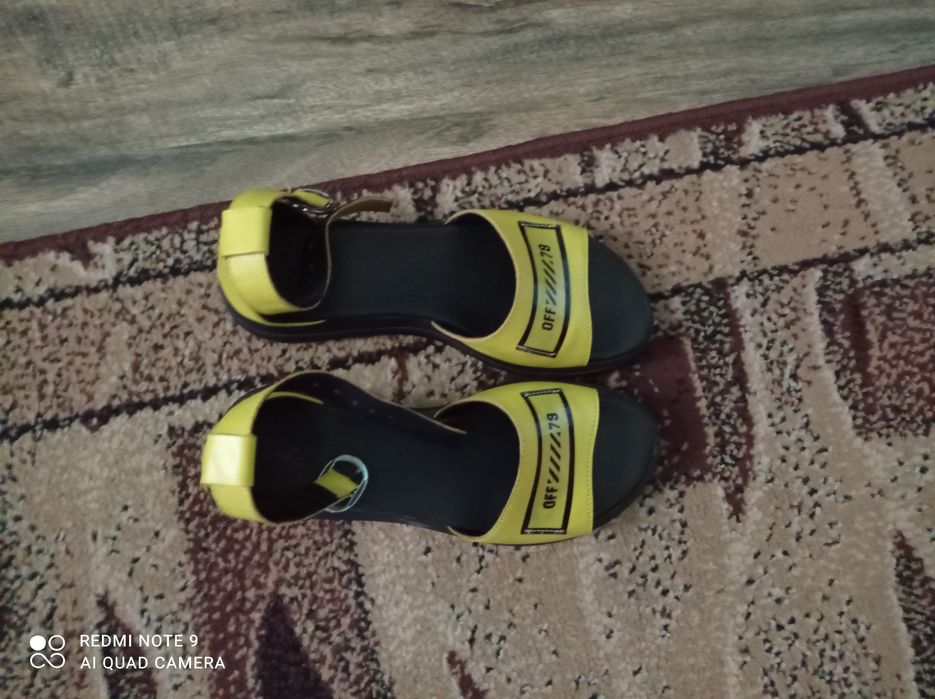 Босоножки Натуральная кожа, жёлтые