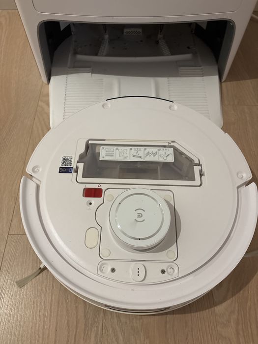 Robot Sprzatajacy Mopujacy odkurzacz Smart Ecovacs Deebot x1e Omni